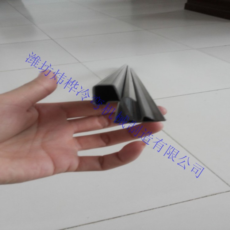 汽车门框密封条更换