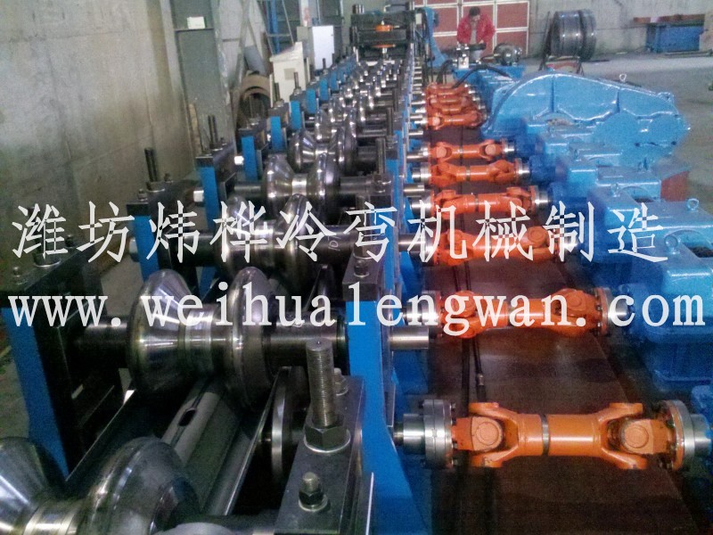 公路护栏板自动冷弯机