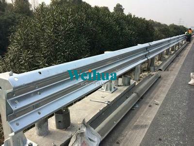 公路波形护栏板不同规格使用原料料重