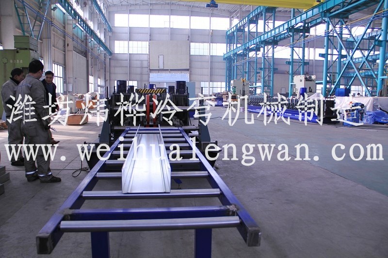 全自动一次成型桥架设备简介