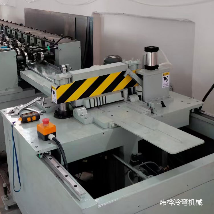 冷弯成型机工作原理及折弯机制作方法